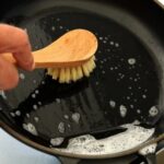 cleaning cast iron pan
