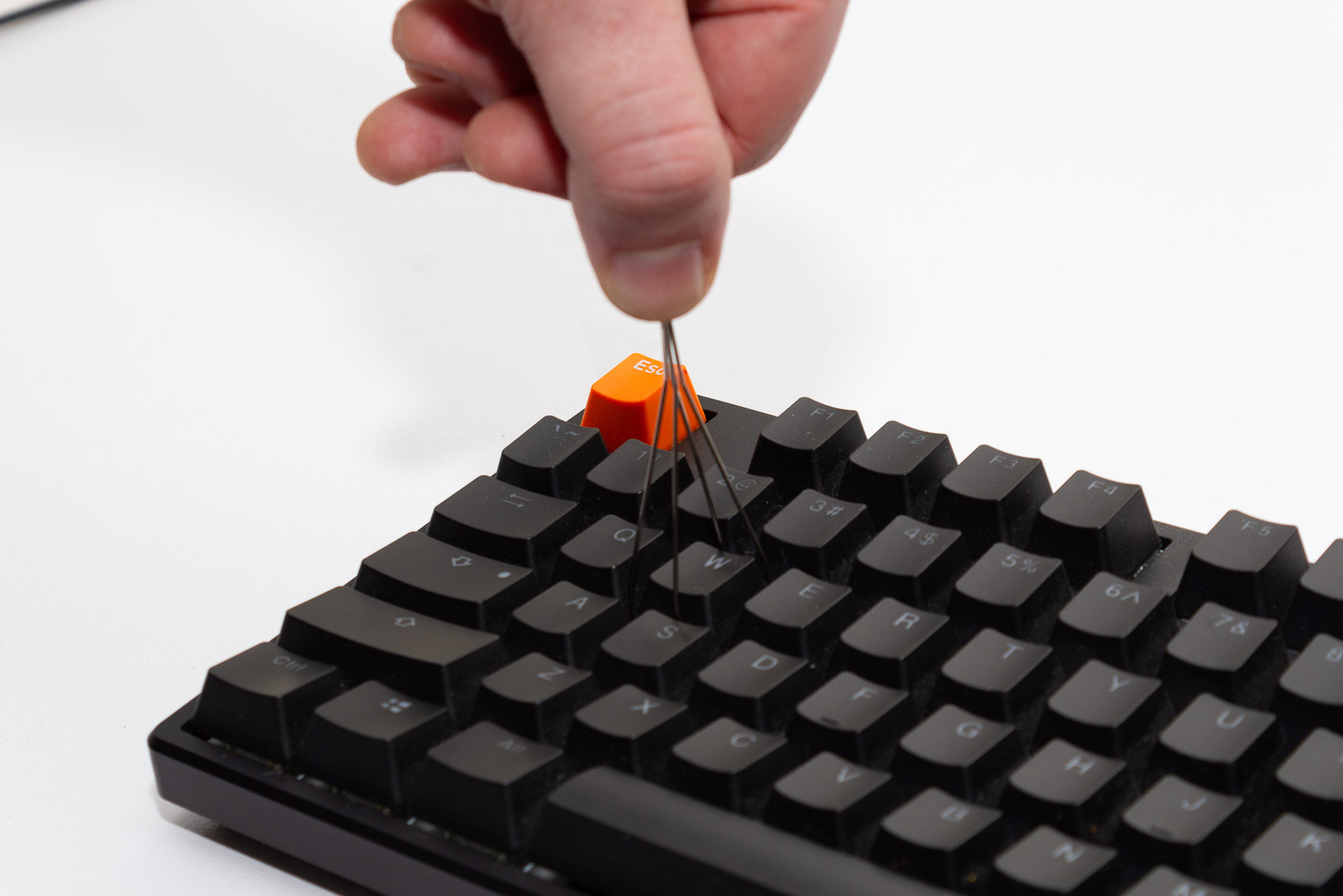 cleaning computer keyboard